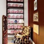 Na ścianach tylko oryginały. W gabinecie są akwarele zwierząt namalowane przez Zenona Kononowicza Bosego