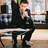 Na słynnym krześle siedzi Maciej Zakościelny