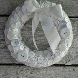 Na spodzie owiniętym białą włóczką. Kasia Sobczyk-Osuchowska www.tendom.pl