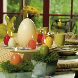 Na świąteczny stół możemy wybrać świece w kształcie jajek. Bolsius.