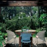 Na zatopionym wśród zieleni tatasie można poczuć pełną harmonię z przyrodą.