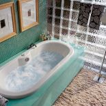 Na zmęczenie najlepsza jest gorąca kąpiel. Wannę Candida można wyposażyć w system dezynfekcji, hydromasaż i