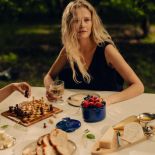 żeliwne naczynia na stół