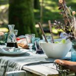 naczynia na napoje i przekąski na letni stół