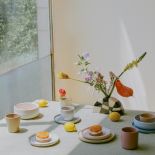 ceramika w pastelowych kolorach na letni stół