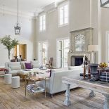 Nad kominkiem wisi prawdziwe XVII-wieczne francuskie lustro - tremo.