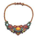 Naszyjnik wykonany techniką soutache.