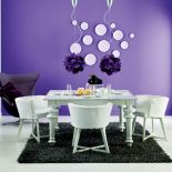 Nie ma jak ożywczy, modny fiolet - farba z mieszalnika o numerze 18RB 08/286. DULUX