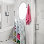 Nie sztuka zrobić mieszkanie z mieszkania, a ogród z ogrodu. Ewa urządziła apartament w suterenie, a patio zmieniła w