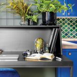 niebieski salon z kuchnią