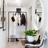 jak urządzić wąski przedpokój