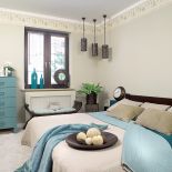 Niełatwo było o meble w kolorze turkusu, więc Ewa większośc przemalowała.