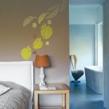 Niewielki detal, a urozmaici nudną ścianę. Cena naklejki - 100 zł. JVD