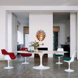 Stół Tulip, Knoll, mood-design.pl. Nie tylko stół i krzesła – jakimi meblami urządzić elegancką jadalnię?