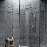 łazienka z prysznicem bez brodzika