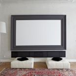 Myślisz pałac , widzisz stiuki, antyki, kandelabry. Tu po stawiku pływają gęsi garbonose, a z antykami