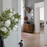 Myślisz pałac , widzisz stiuki, antyki, kandelabry. Tu po stawiku pływają gęsi garbonose, a z antykami