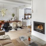 salon w stylu skandynawskim w starym domu