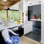 Nowoczesne wnętrze z dizajnerskimi żartami.