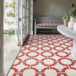 RED OXIDE, winylowa wariacja na temat parkietu, projekt zrobiła zauroczona geometrycznymi wzorami Neisha Crosland, HARVEY