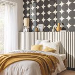 nowoczesna tapeta za łóżkiem w sypialni