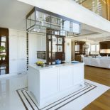 ZABUDOWĘ WEDŁUG PROJEKTU ARCHITEKTKI ZROBIŁA FIRMA ETSSO, PŁYTKI – LEONARDO CERAMICA.