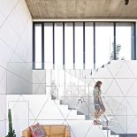 Nowoczesny dom, który łączy modernizm i azjatyckie fascynacje