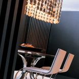 Nowoczesny żyrandol inspirowany stylistyką lat siedemdziesiątych. CREAZIONI