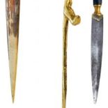 Nóż cynowy z głową psa. Nóż w kształcie jamnika. Kordzik z rękojeścią w formie ptaka, 1. poł. XX w., DESA UNICUM.