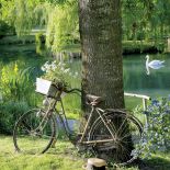 Plain air, czyli świeże powietrze, łono przyrody. Wszystko pięknie, ale szałowych kreacji potrzebują też stoły.