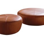 Skórzane pufy 10th Clove zaprojektowane przez Massima Castagnę dla włoskiego producenta Extety, agent na Polskę: