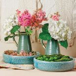 Obrazek zupełnie sielski, jak słynne Bzy w wazonie namalowane przez Édouarda Maneta.