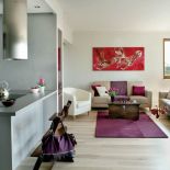 Obrazy Anny Mierzejewskiej okazały się jakby stworzone do tego wnęrza - zagrały tu fantastycznie.