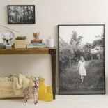 Na podłodze ustawiamy tylko duże zdjęcia i obrazy