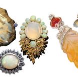Od lewej: pierścionek z opalem i 18 brylantami, bukowskis.com, drogocenny opal ironstone, znaleziony w