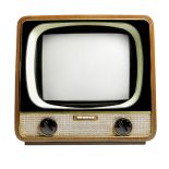 Odbiornik telewizyjny z połowy XX wieku.