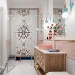 kolorowa mozaika w łazience