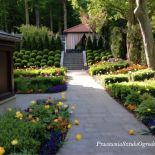 Ogród przy zabytkowym dworku w Gdańsku