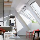 Okna Velux GGU z drewna i poliuretanu całkowicie wodoodporne, z bezpieczną szybą. Cena od 1273. VELUX