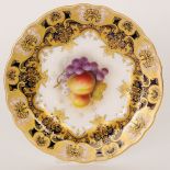 Talerz Royal Worcester Fruit sygnowany przez Alberta Shucka, 1920 r.