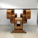 Oryginalne połączenie intarsjowanego drewna ze szkłem. PATT MEBEL