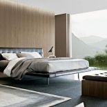 Oryginalnie, bo z materacem na wierzchu - łóżko Onda, tapicerowane skórą, kosztuje od 18 310 zł (w zależności od