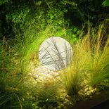 Wybieramy oświetlenie ogrodowe: świecące kształty, lampy i lampiony