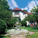 Otoczona ogrodem. Willa Helena w Milanówku