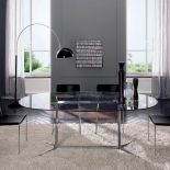 Owalny stół firmy Florida - 7821 zł, krzesło - 567 zł. HEBAN