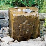 Ozdoba w ogrodzie. Sielanka nad strumieniem