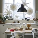 wiszące ozdoby świąteczne na okno