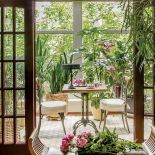 Panuje tu harmonia, która wynika z doskonałych proporcji: otwarta przestrzeń, wielkie okna, wysokość – ponad trzy metry.