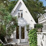 Panuje tu niezwykła dyscyplina, nawet dzikie zioła grzecznie trzymają się wytyczonej grządki i nie mają