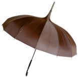 Parasol w orientalnym kształcie, fot. SHUTTERSTOCK.COM